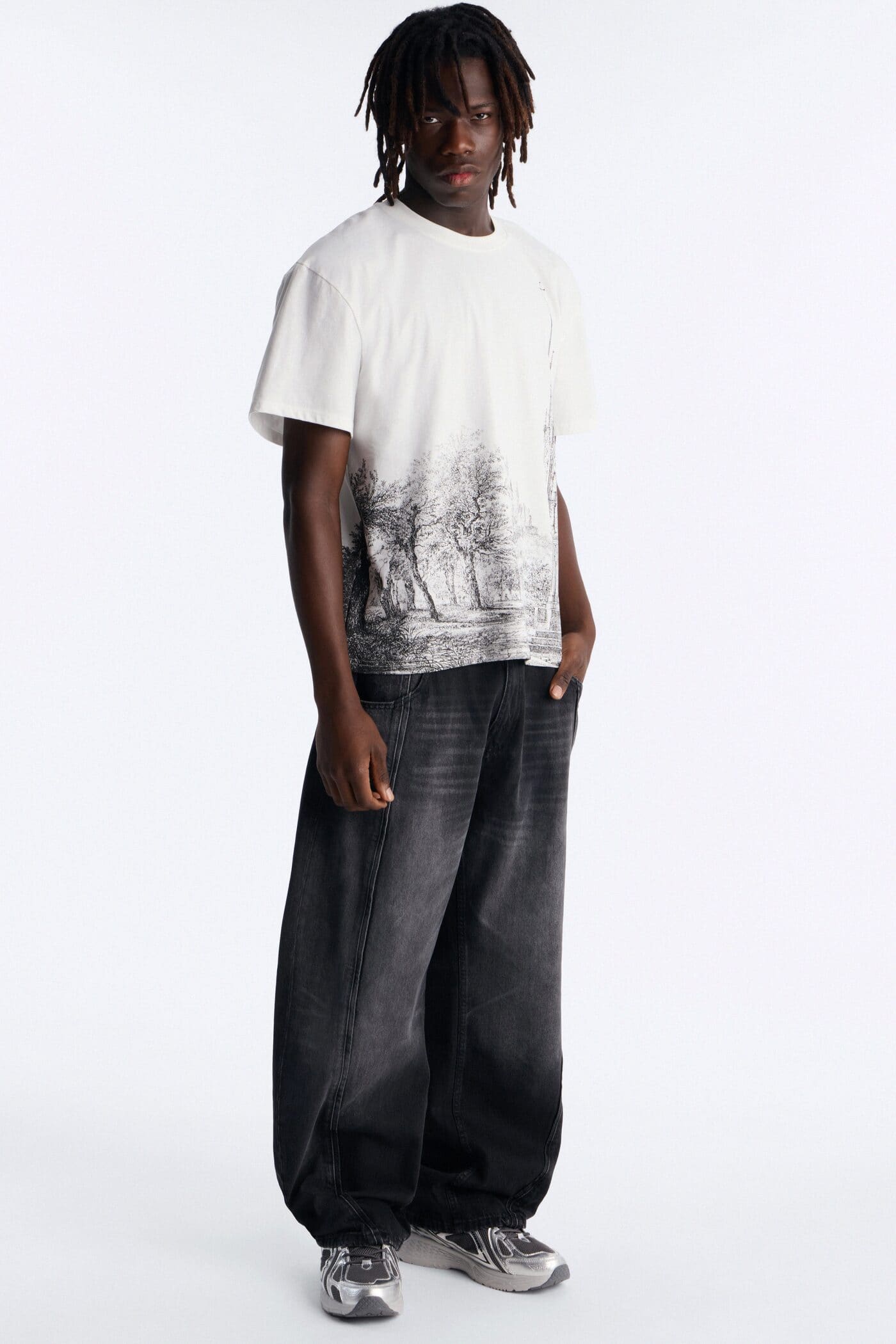 Hero's Expedition Oversized Short Sleeve Tee - White alternate