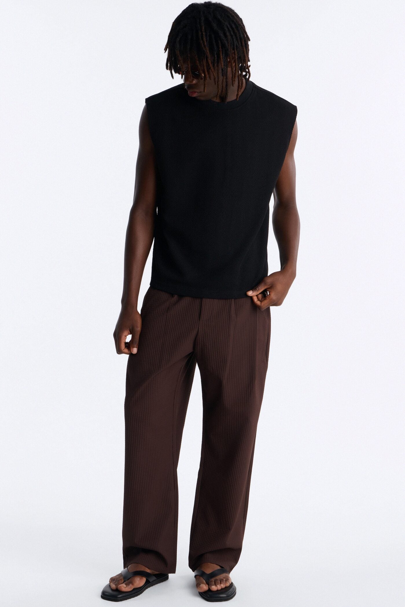 Baggy Lightweight Textured Esplanade Trouser - Dark Brown image 2