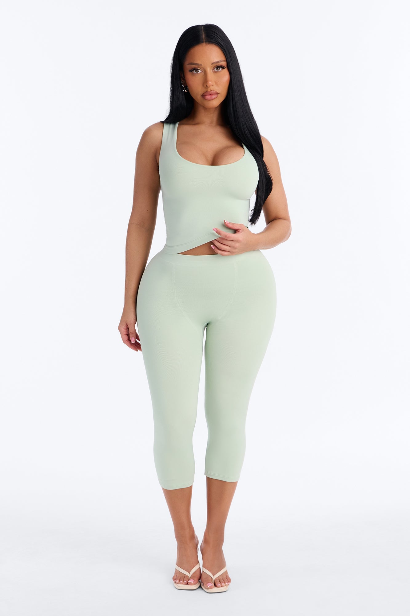 Seamless Smooth Double Lined Capri Pant - Mint image 5