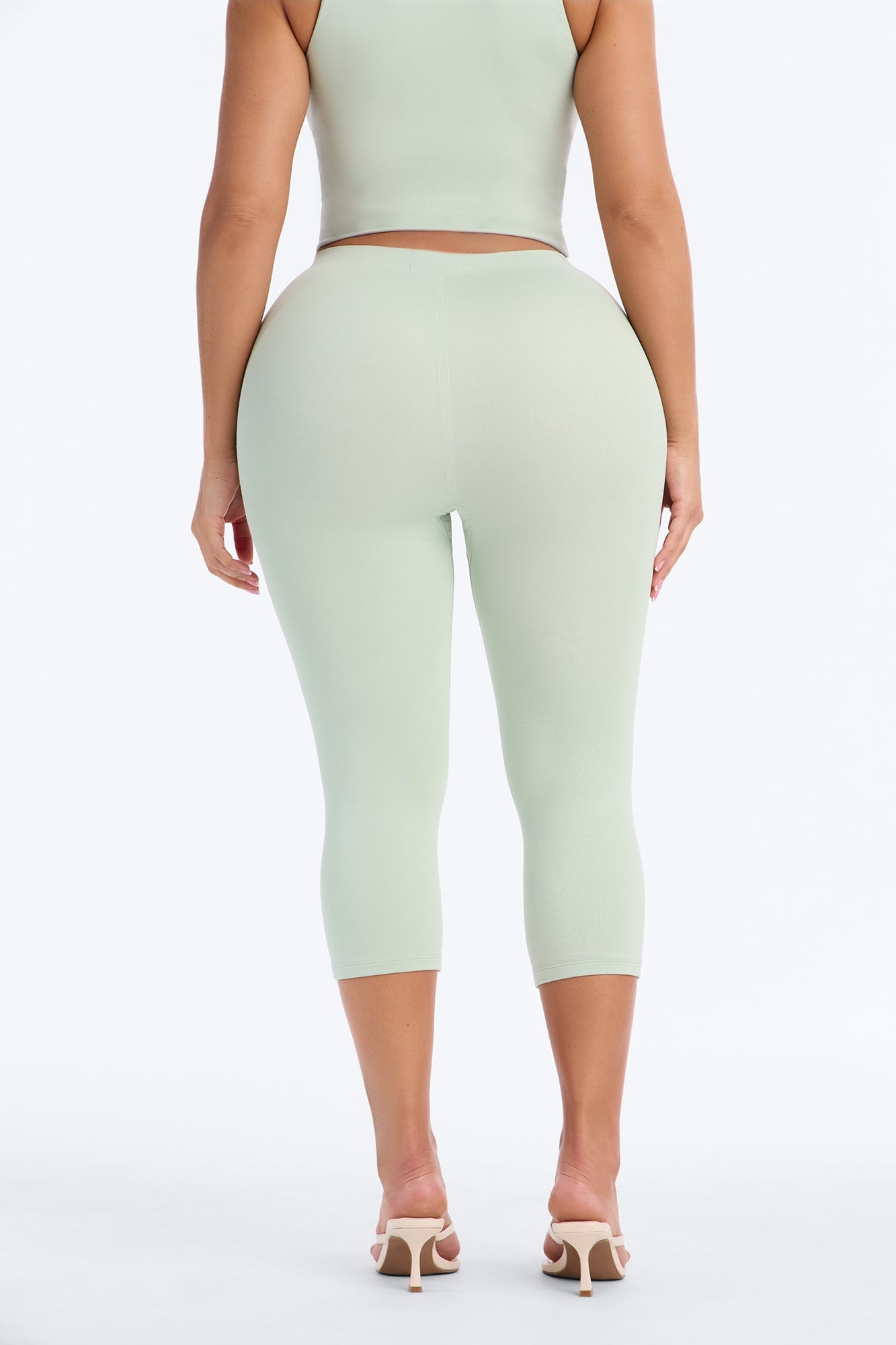 Seamless Smooth Double Lined Capri Pant - Mint image 8
