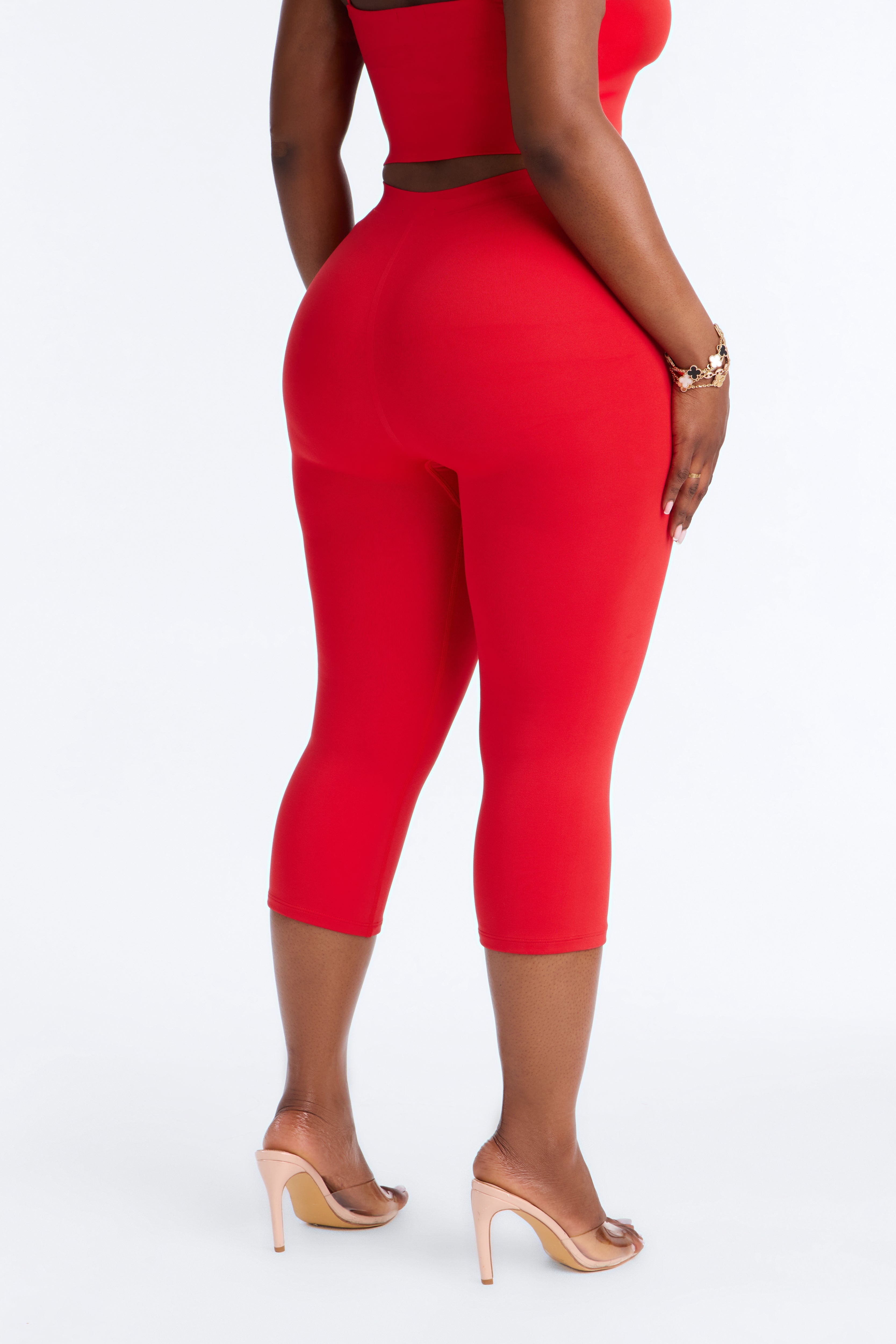 Seamless Smooth Double Lined Capri Pant - DarkRed image 3
