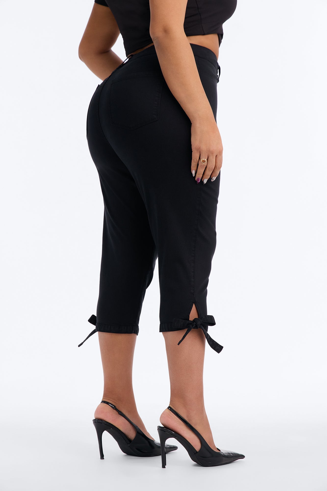 Classic Color High Waist Bow Tie Capri Jeans - Black image 4