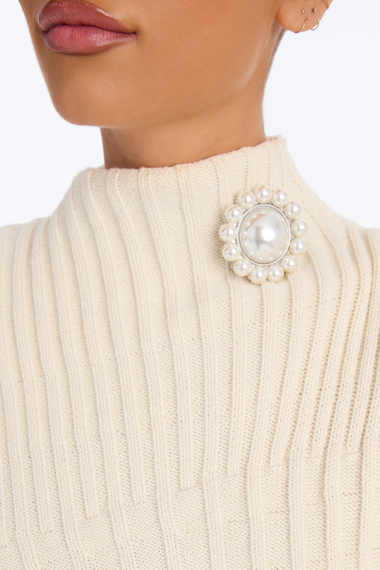 Pearly Things Brooch - White/Silver image 2
