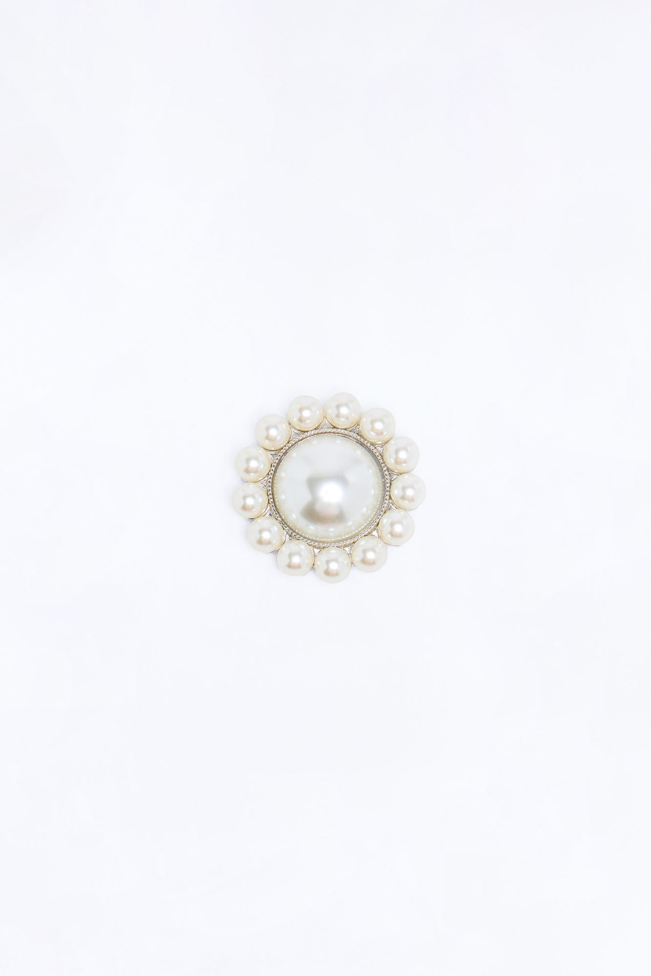 Pearly Things Brooch - White/Silver image 3