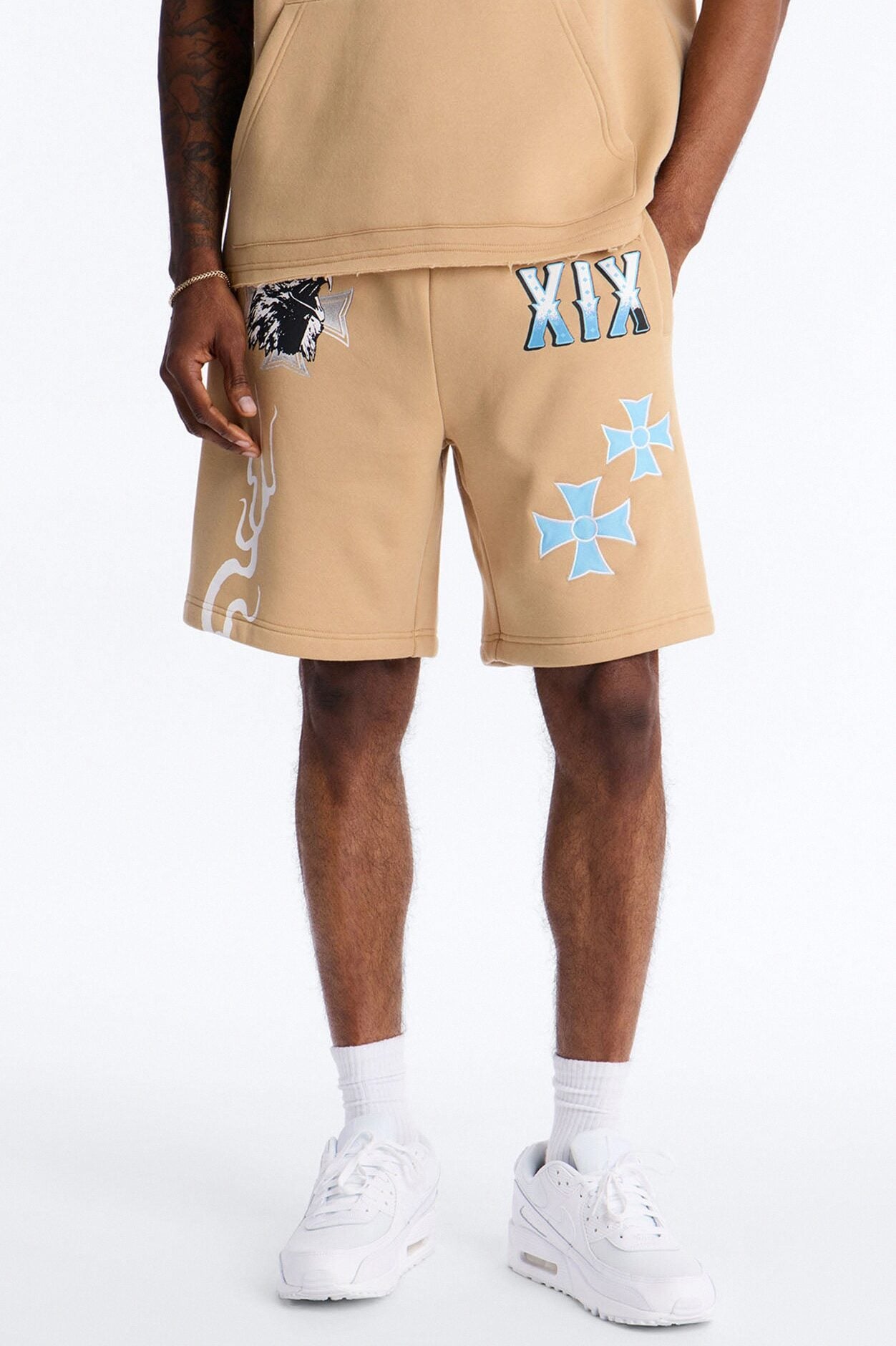 Eagles Fly Sweatshorts - Khaki image 1