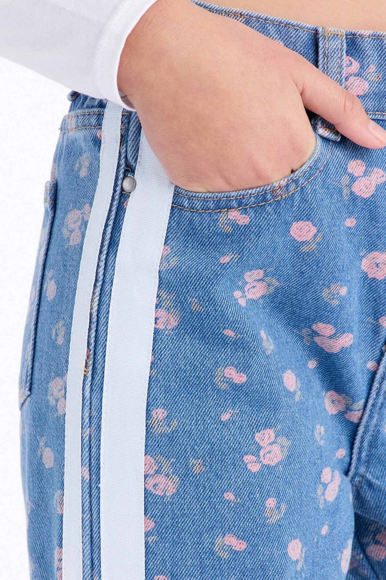 Mini Big Plans Floral Wide Leg Jeans - Medium Wash