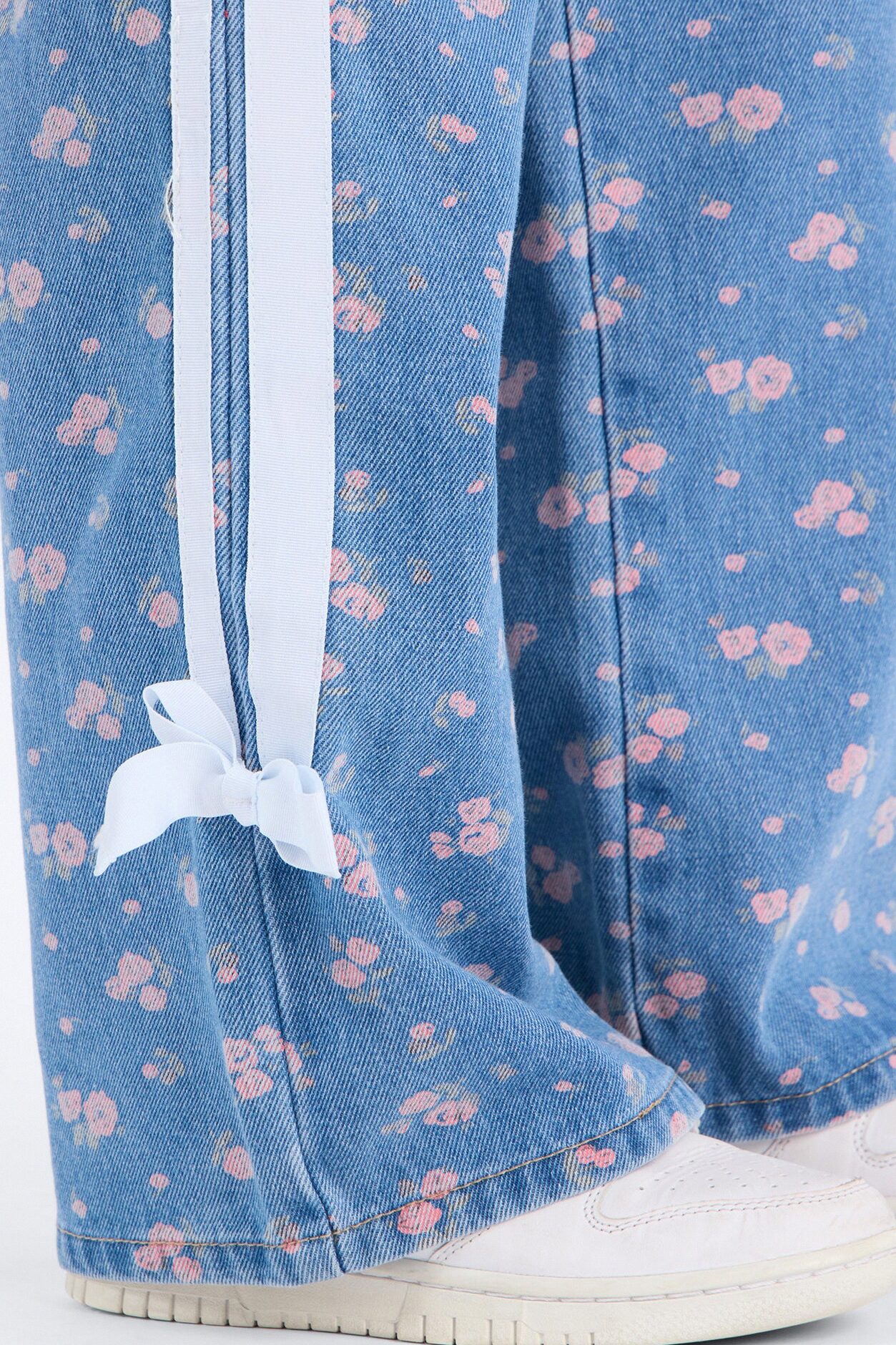 Mini Big Plans Floral Wide Leg Jeans - Medium Wash