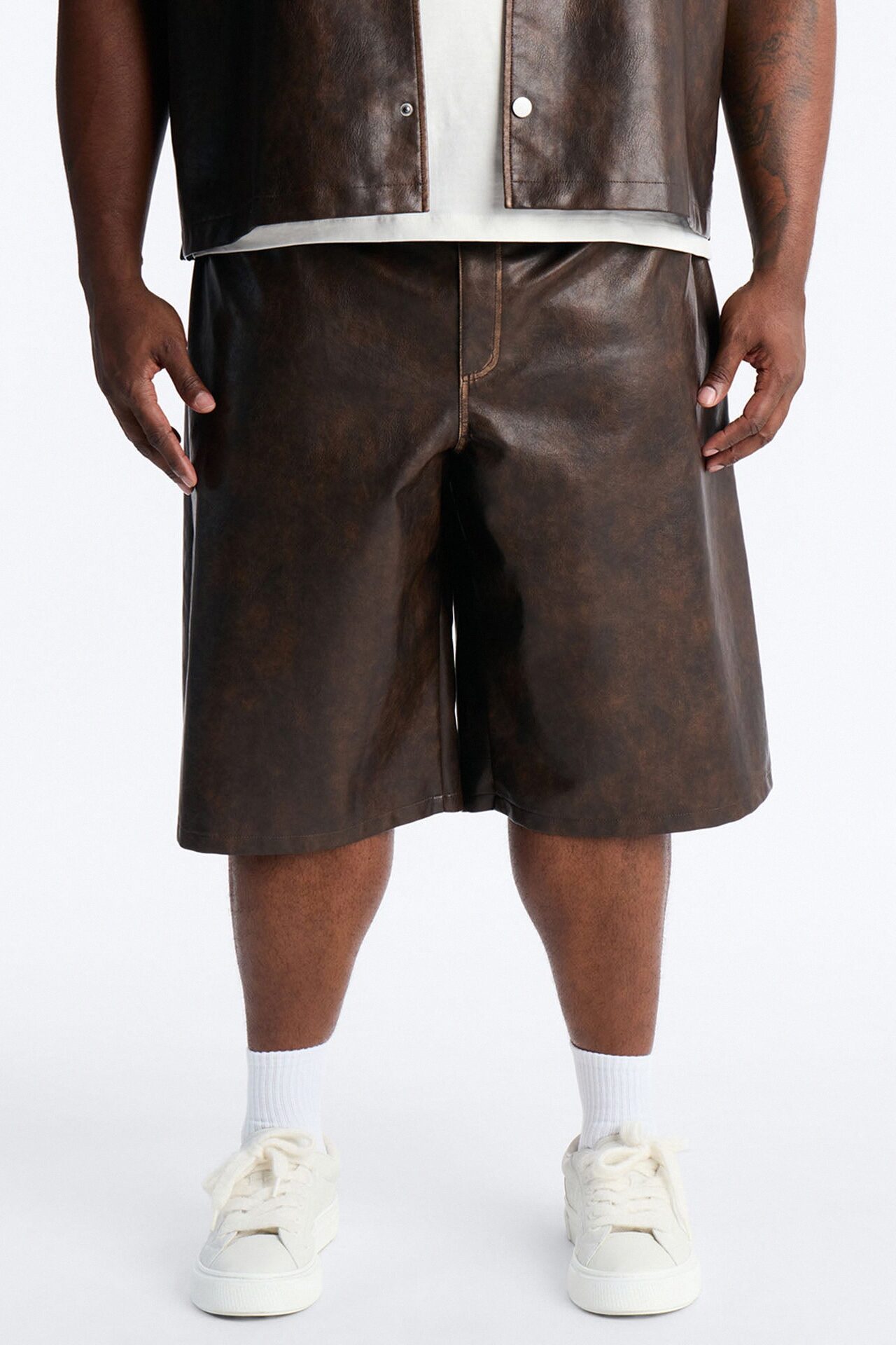 Baggy Fordham Front Faux Leather Short - Brown