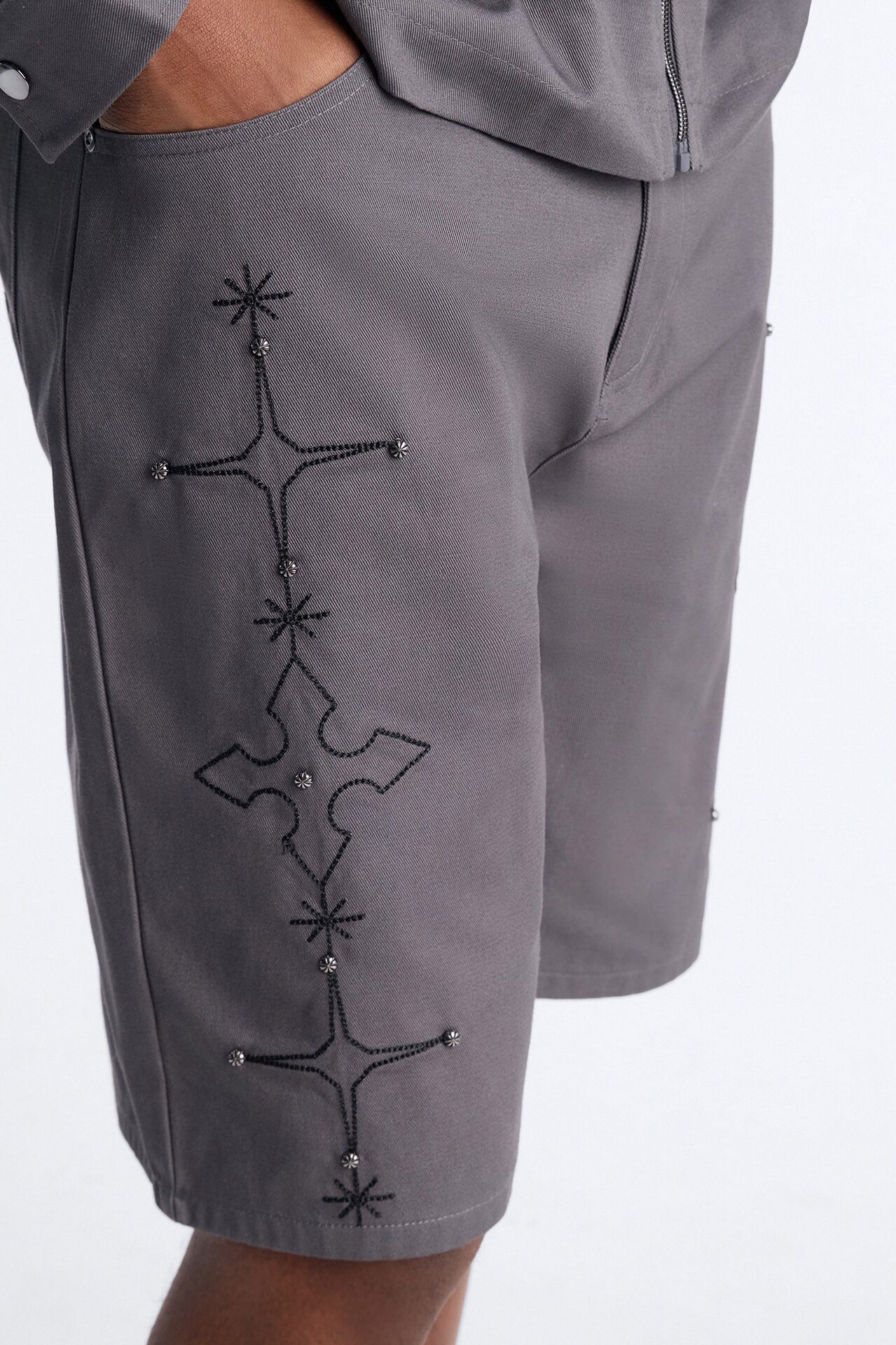 Relaxed Vatican City Stitched Embellished Short - Grey
