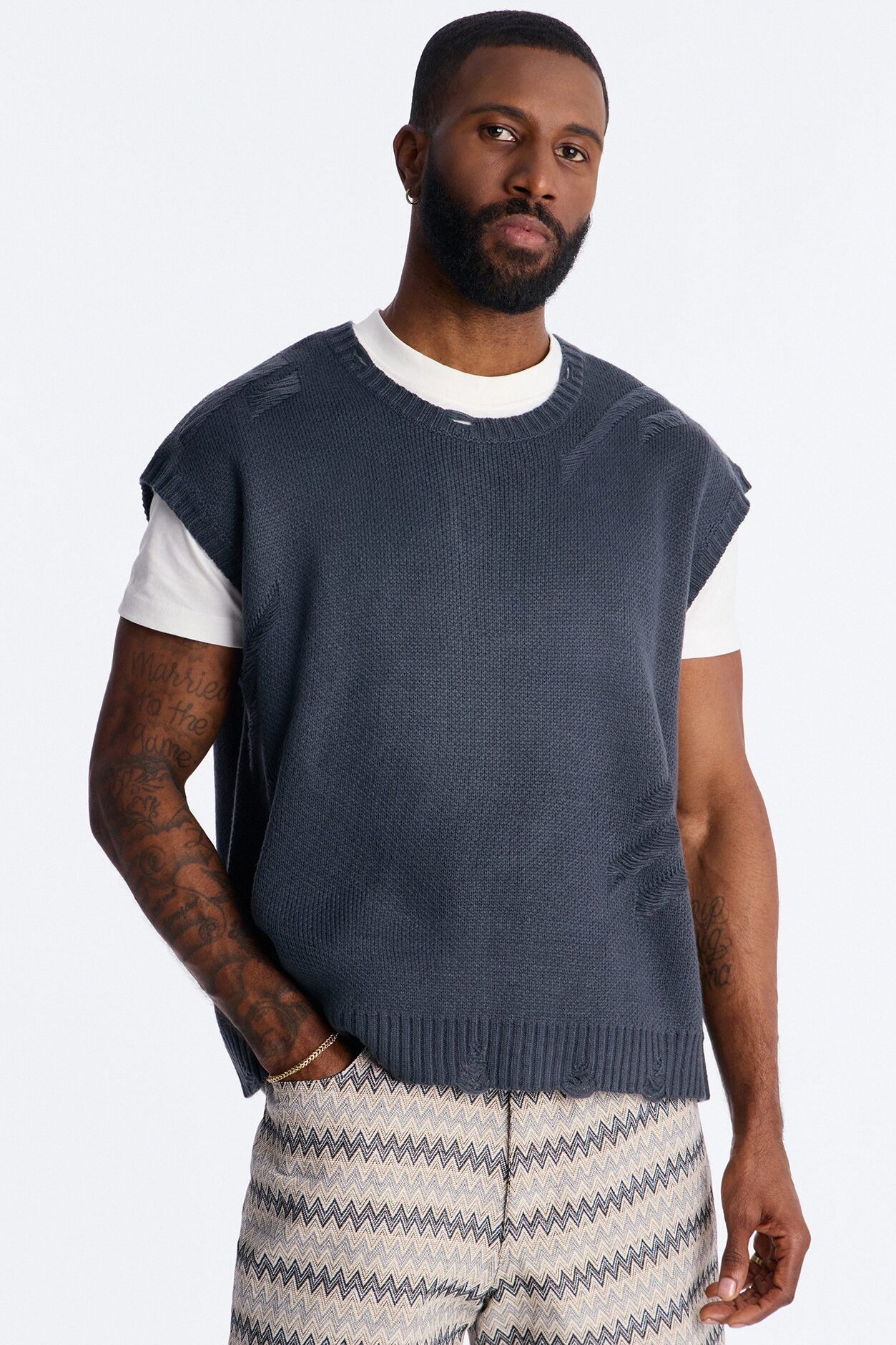 Shredline Desgastado Frayed Sweater Vest - Olive