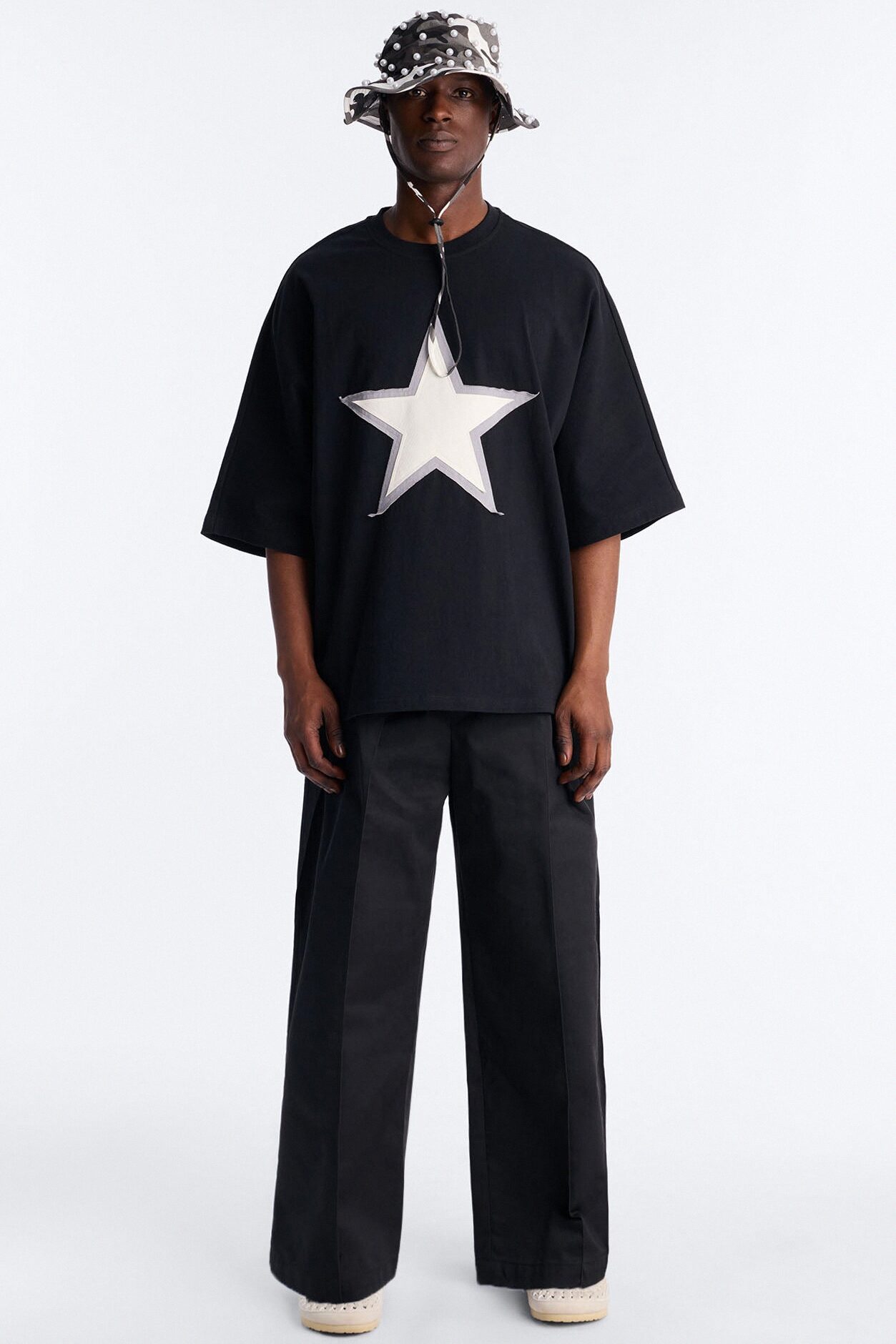 Premium Oversized Star Patch Short Sleeve Tee - Black