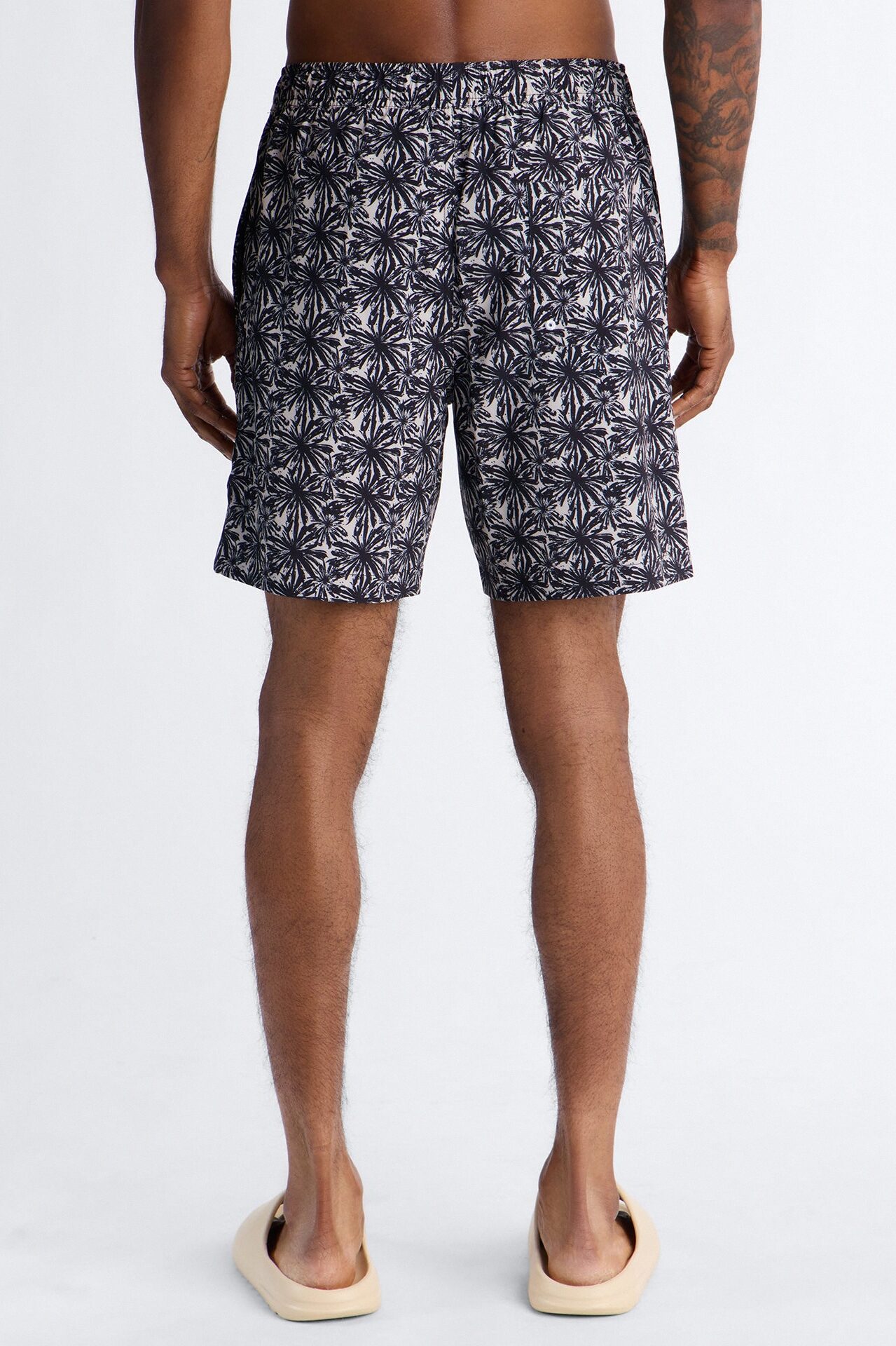 Abstract Savanna Floral Swim Trunk 7″ - Sand