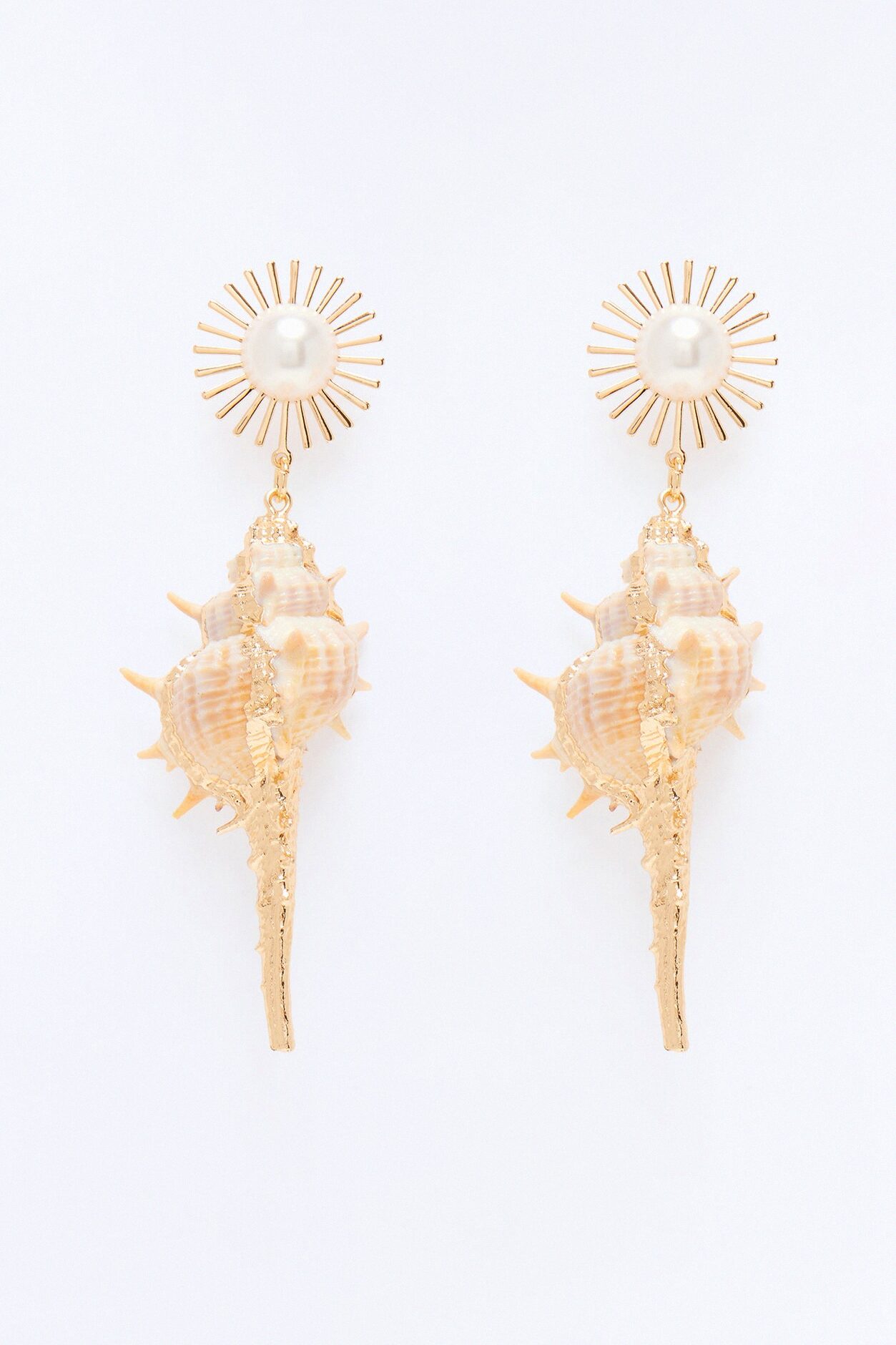 Serene Echo Seashell Drop Earrings - White/Gold