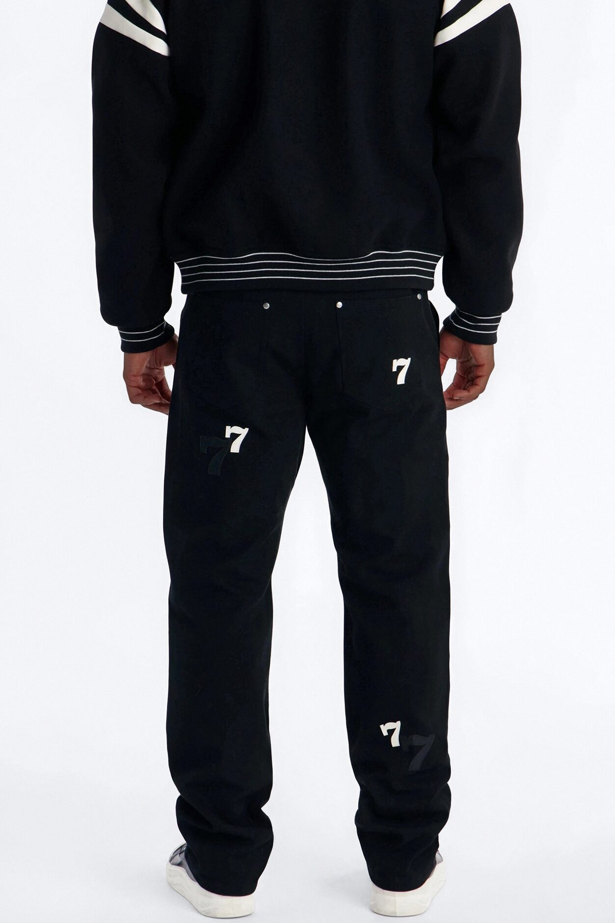 Straight Angel Numbers Pant - Black