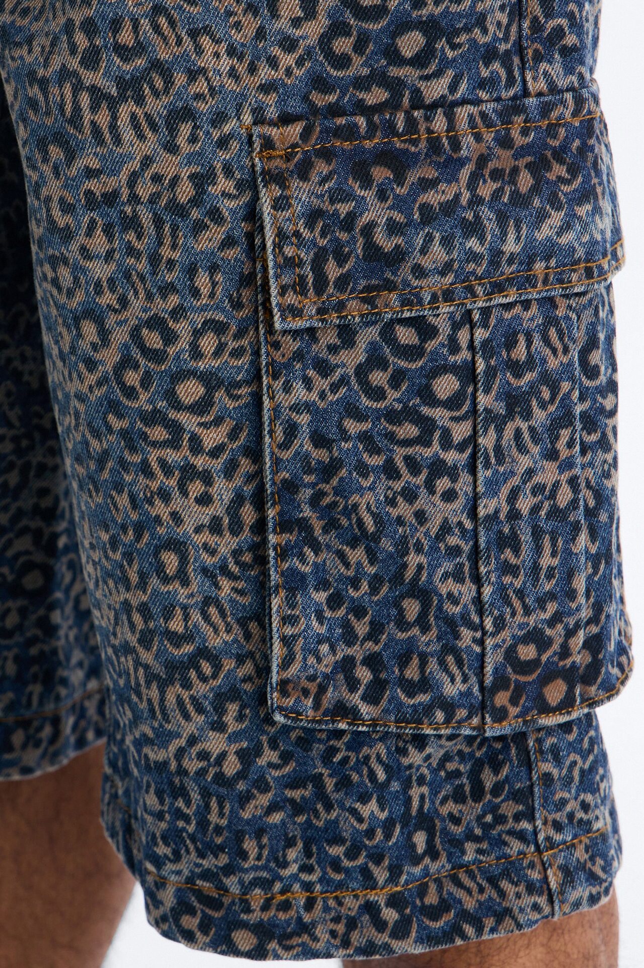Snow Leopard Dusk Baggy Cargo Denim Short - Dark Wash