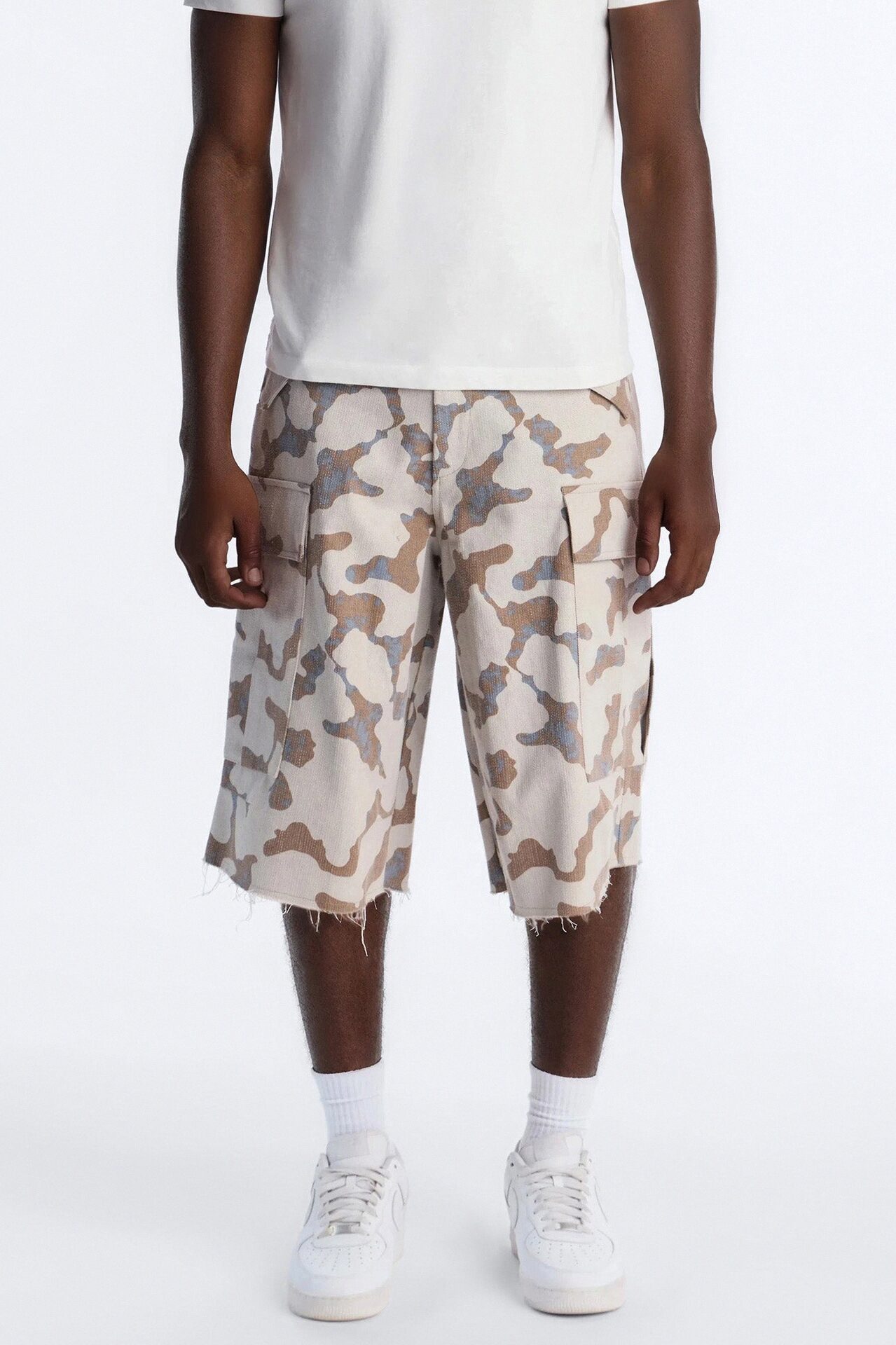 Baggy Subtle Distressed Short - Grey