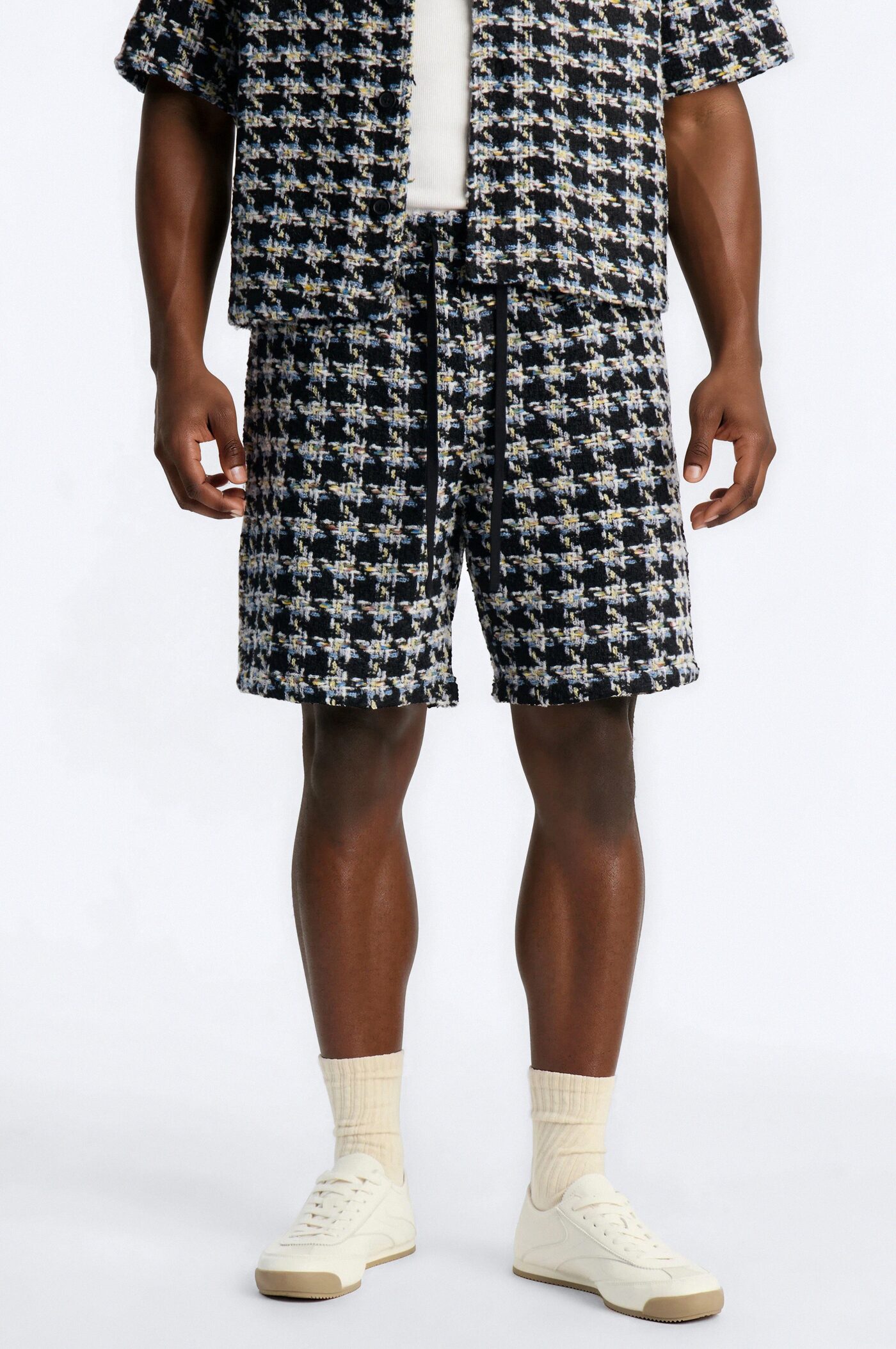 Relaxed Textured Boucle Houndstooth Short - Black
