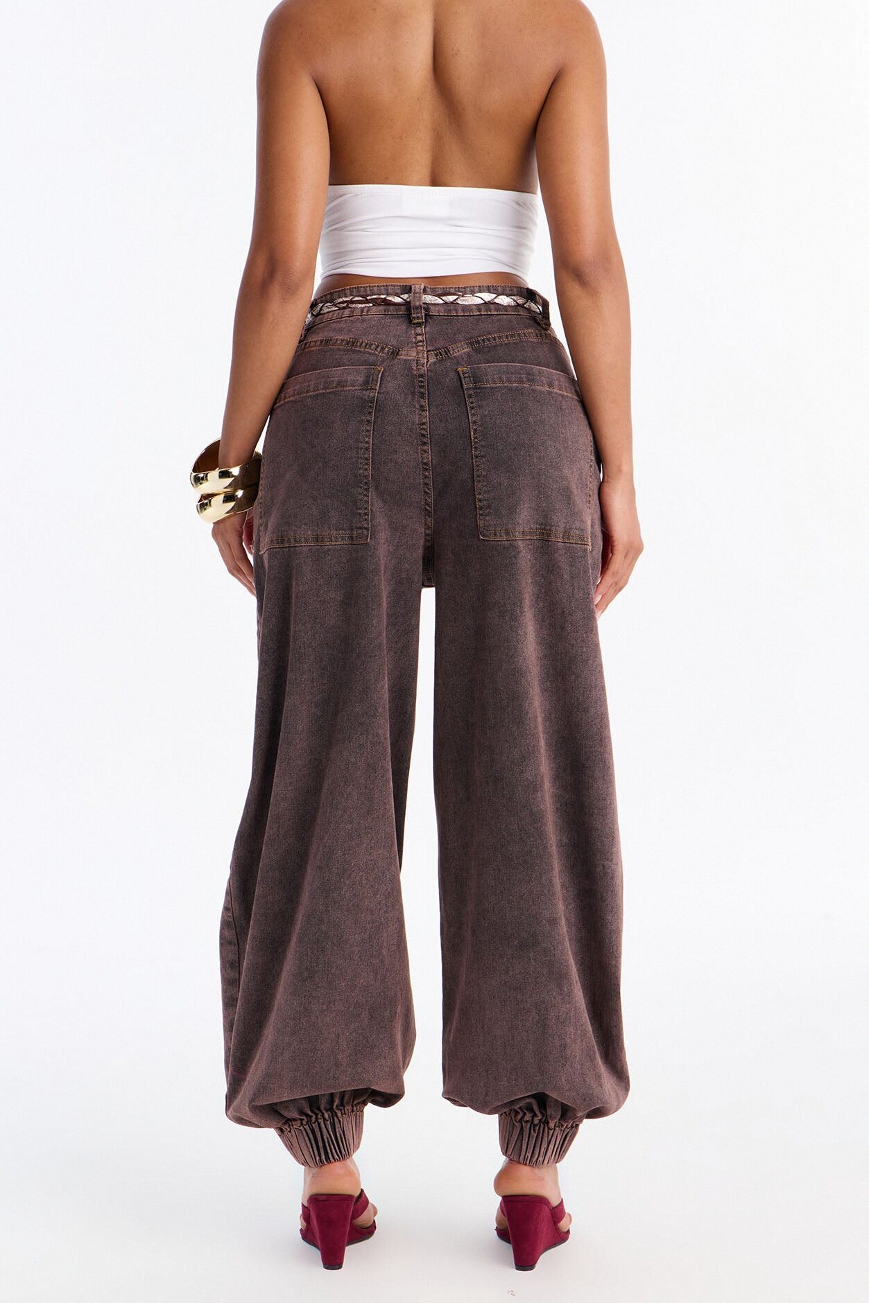 Spontaneous Plans Belted Jogger Jeans - Brown
