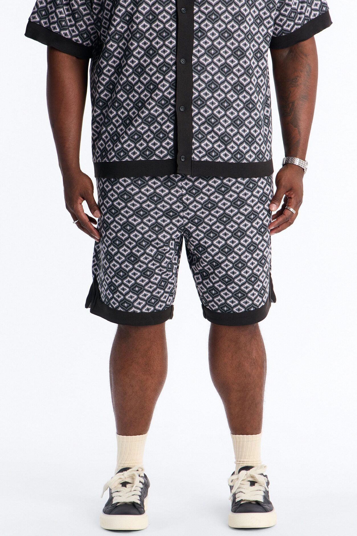 Relaxed Geometric Jewel Jacquard Short - Grey
