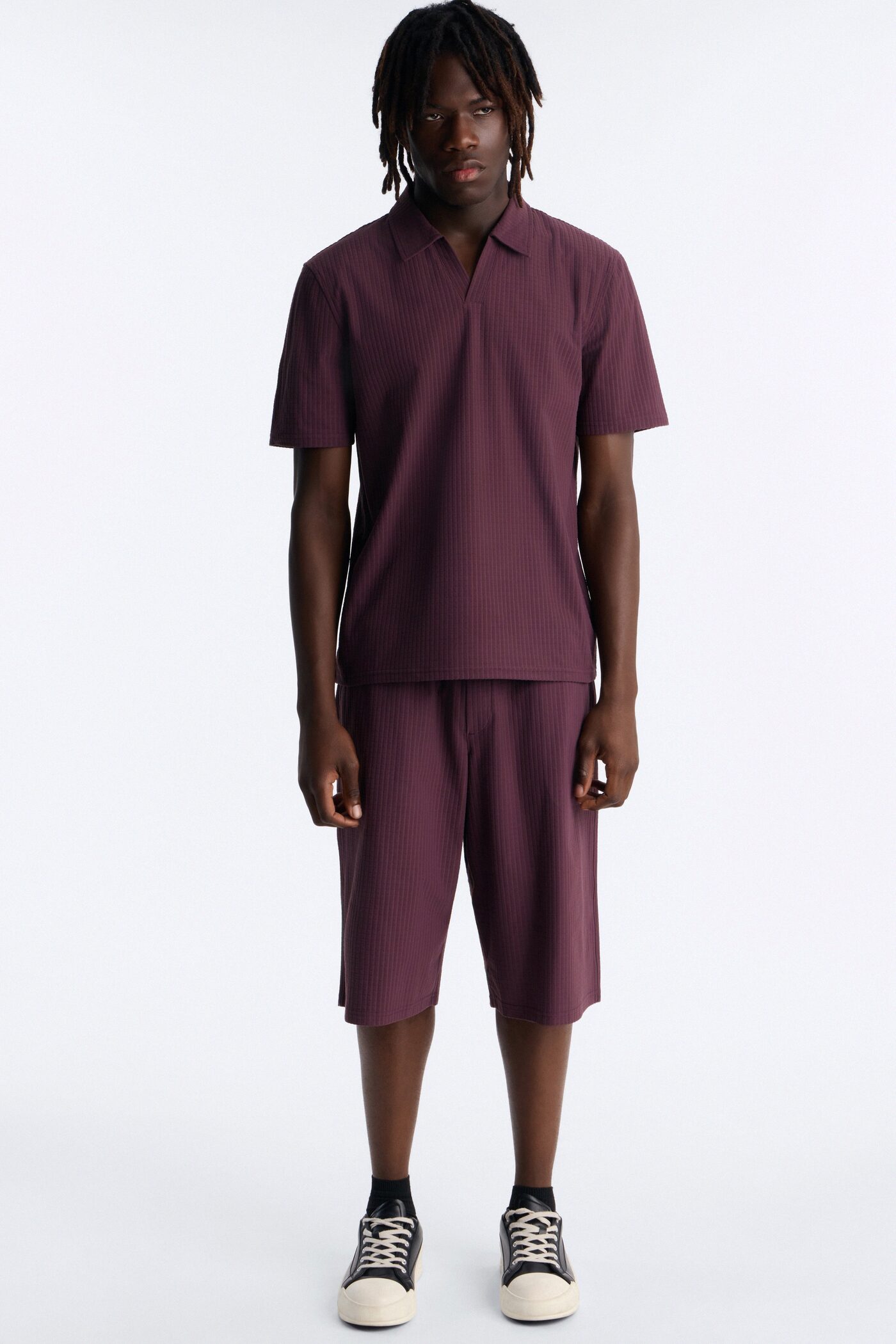 Terrance Textured Relaxed Short - Wine
