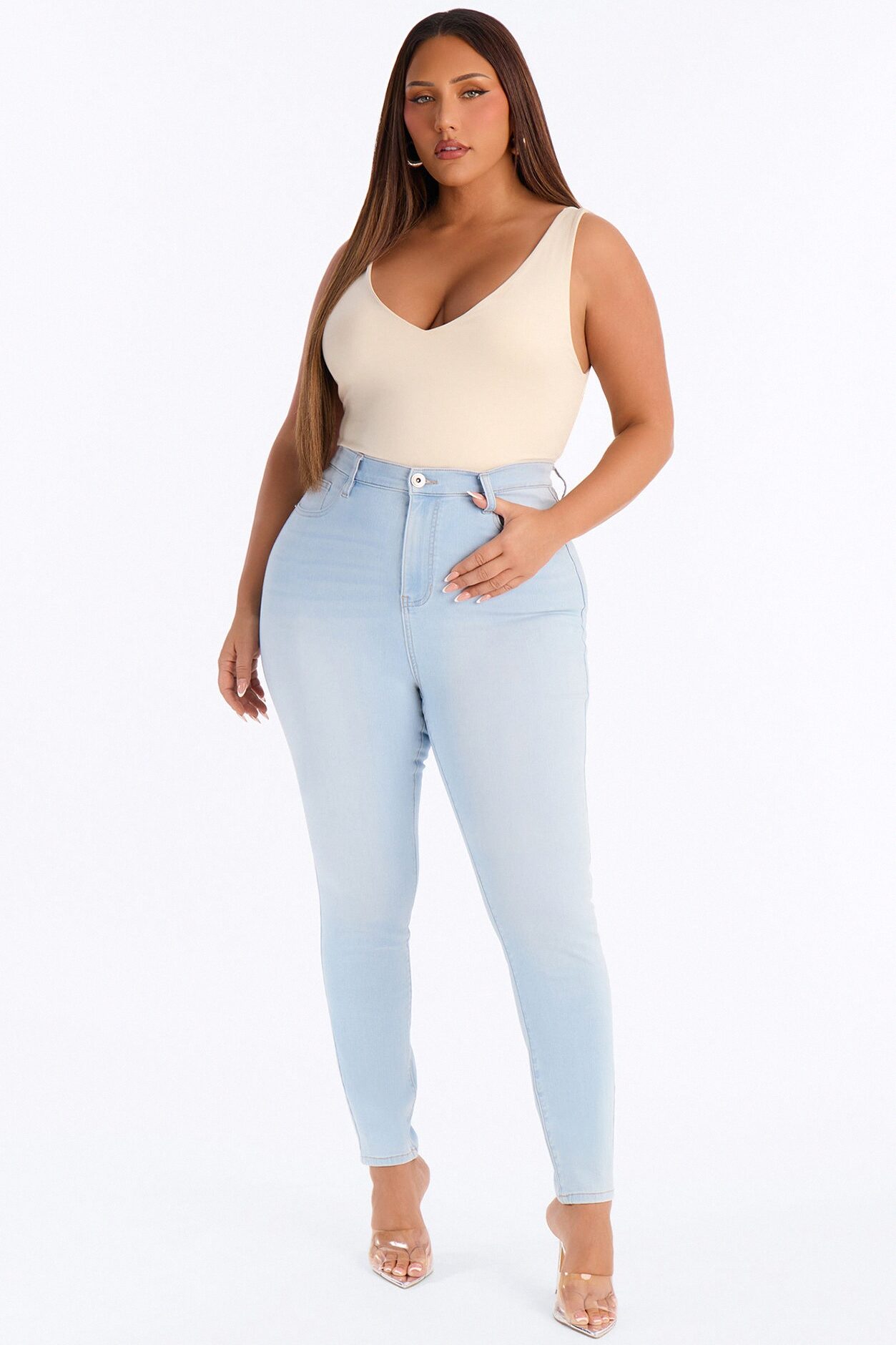 Show Off The Curves Super Stretch Booty Lifter Skinny Jeans - Light Wash